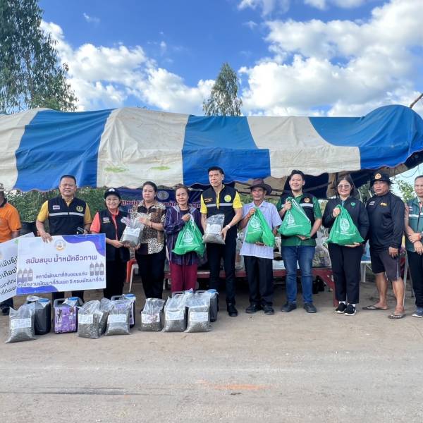 วันที่ 9 ตุลาคม 2568 เวลา 13.30 น. นายวินัย จะแรบรัมย์ นายสัตวแพทย์ชำนาญการพิเศษ รักษาการแทนปศุสัตว์จังหวัดขอนแก่น มอบหมายให้ นายกฤชกร มาเวียง นายสัตวแพทย์ชำนาญการ เจ้าหน้าที่ สนง.ปศอ.น้ำพอง ร่วมกับคณะผู้บริหารเกษตรและสหกรณ์จังหวัดขอนแก่น เข้าร่วมติดตามสถ